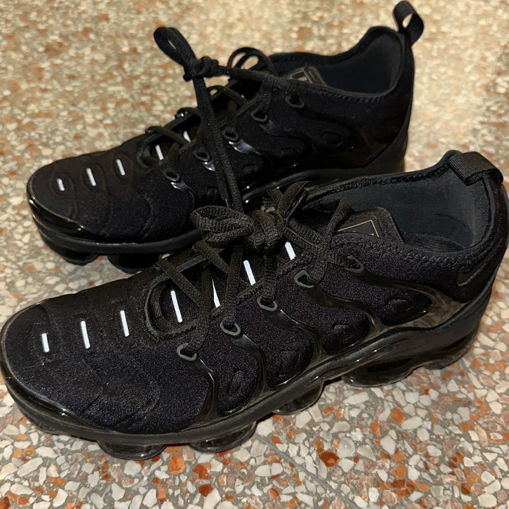 Nike Air Vapormax Plus - NWT - men’s 9